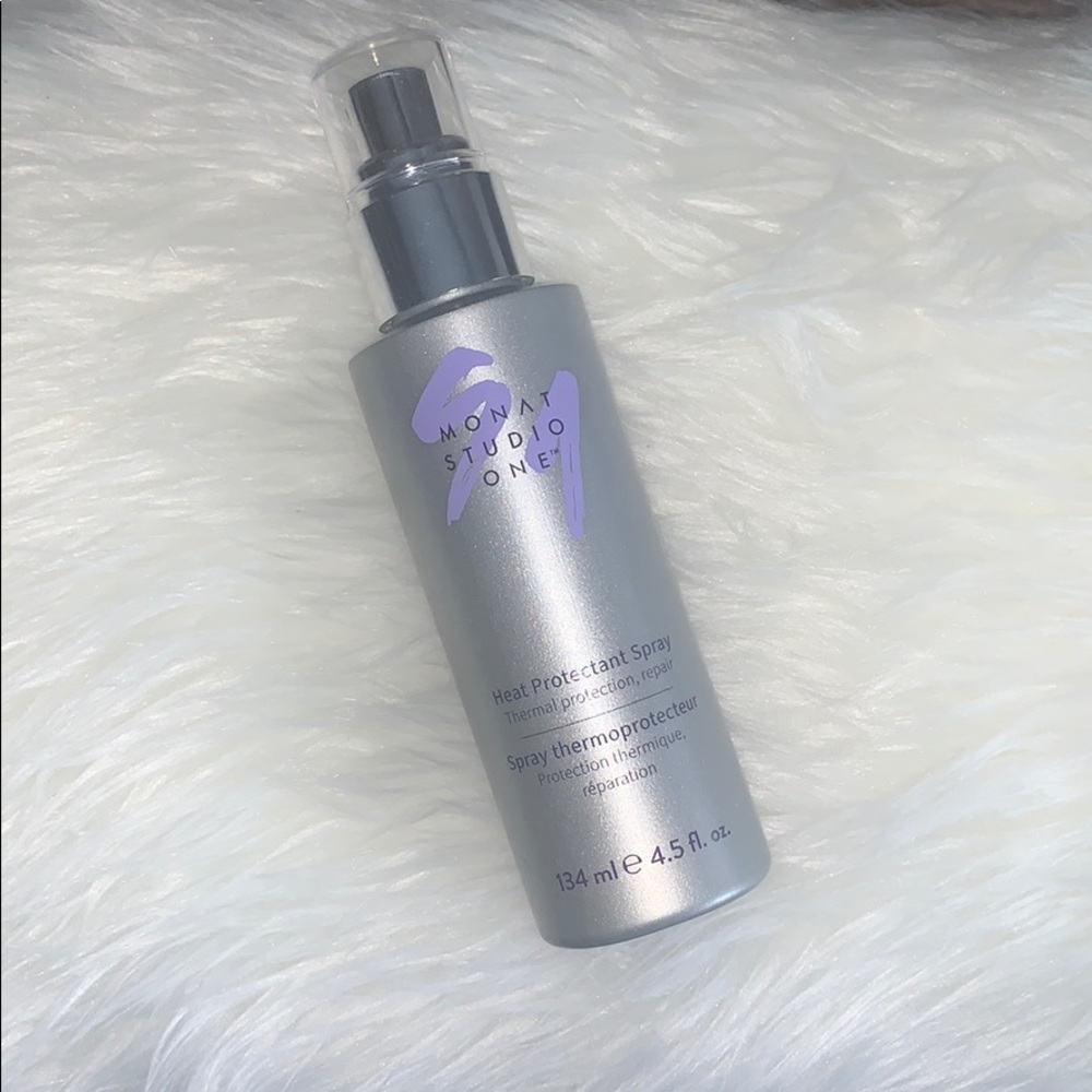 New Product Heat Protectant Spray Monat NWT